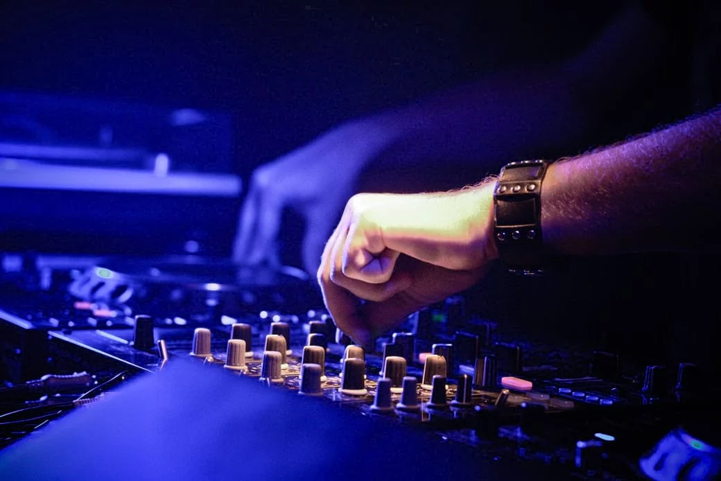 Yeni DJ’ler Neden Plak Çalarak İşe Başlamalı?