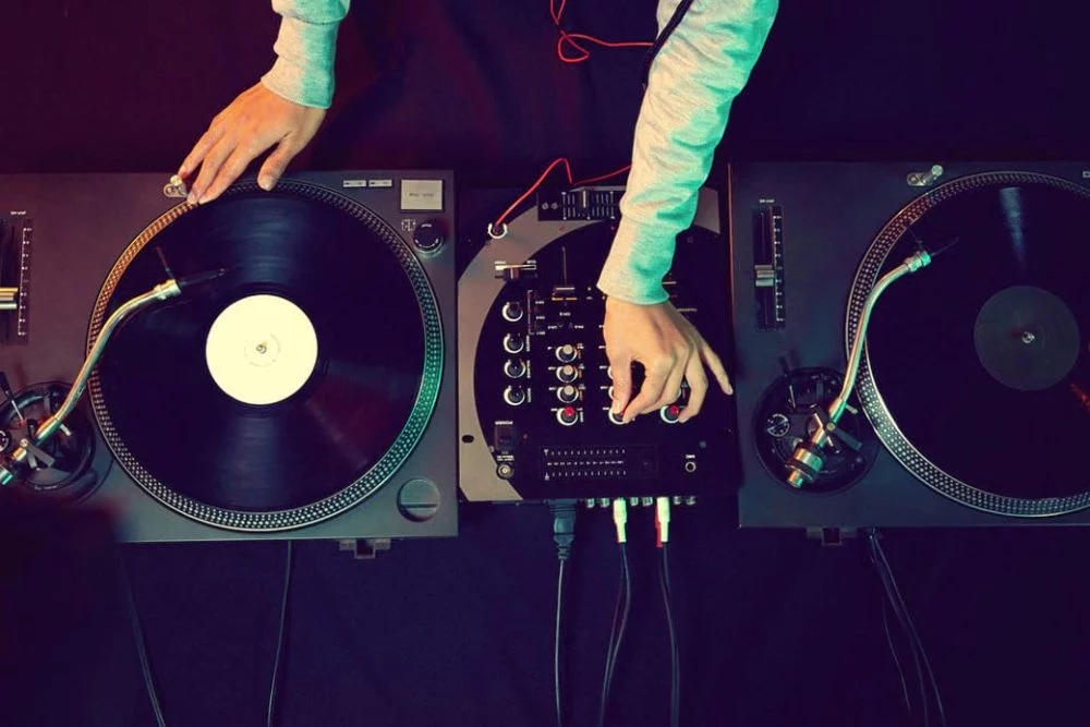 Pikap Turntable özelikleri ve teknik bilgileri