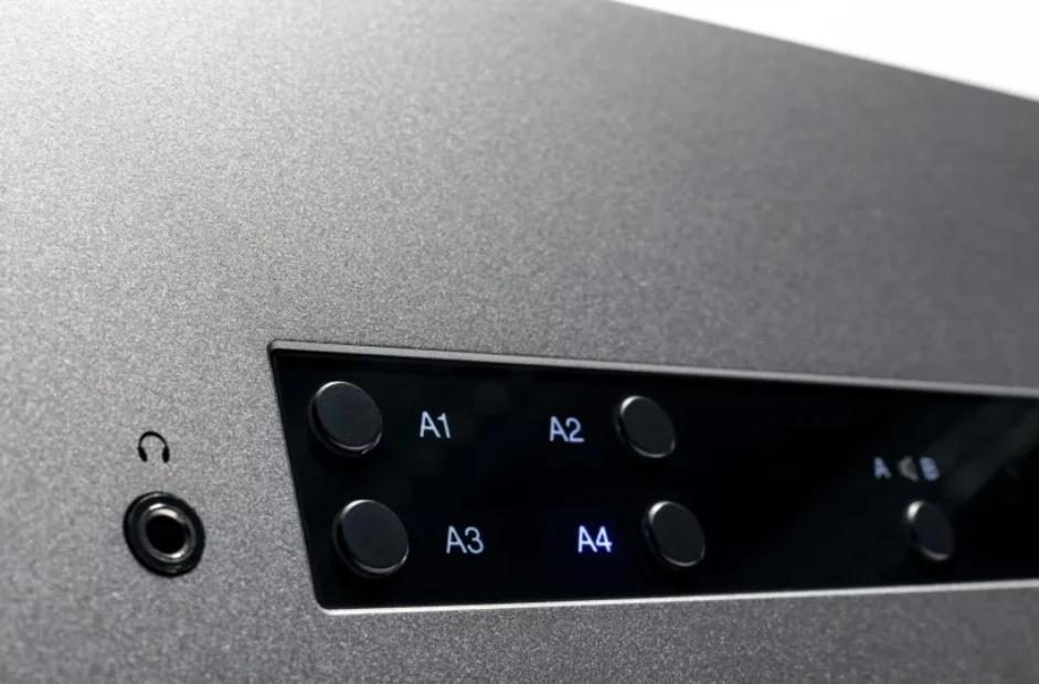 Cambridge Audio CXA81-4