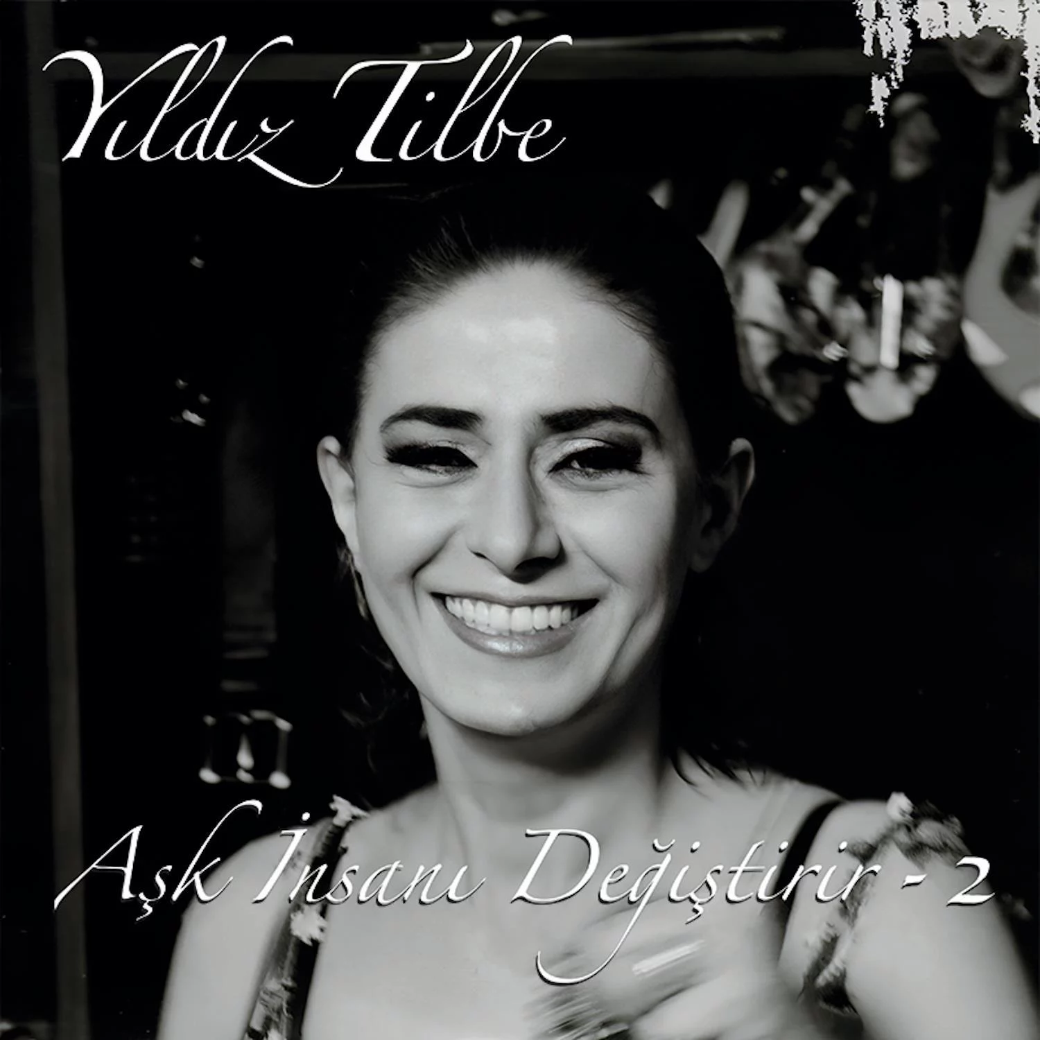 yildiz-tilbe-ask-insani-degistirir-2-plak Yıldız Tilbe Aşk İnsanı Değiştirir 2 - Plak - Görsel 1