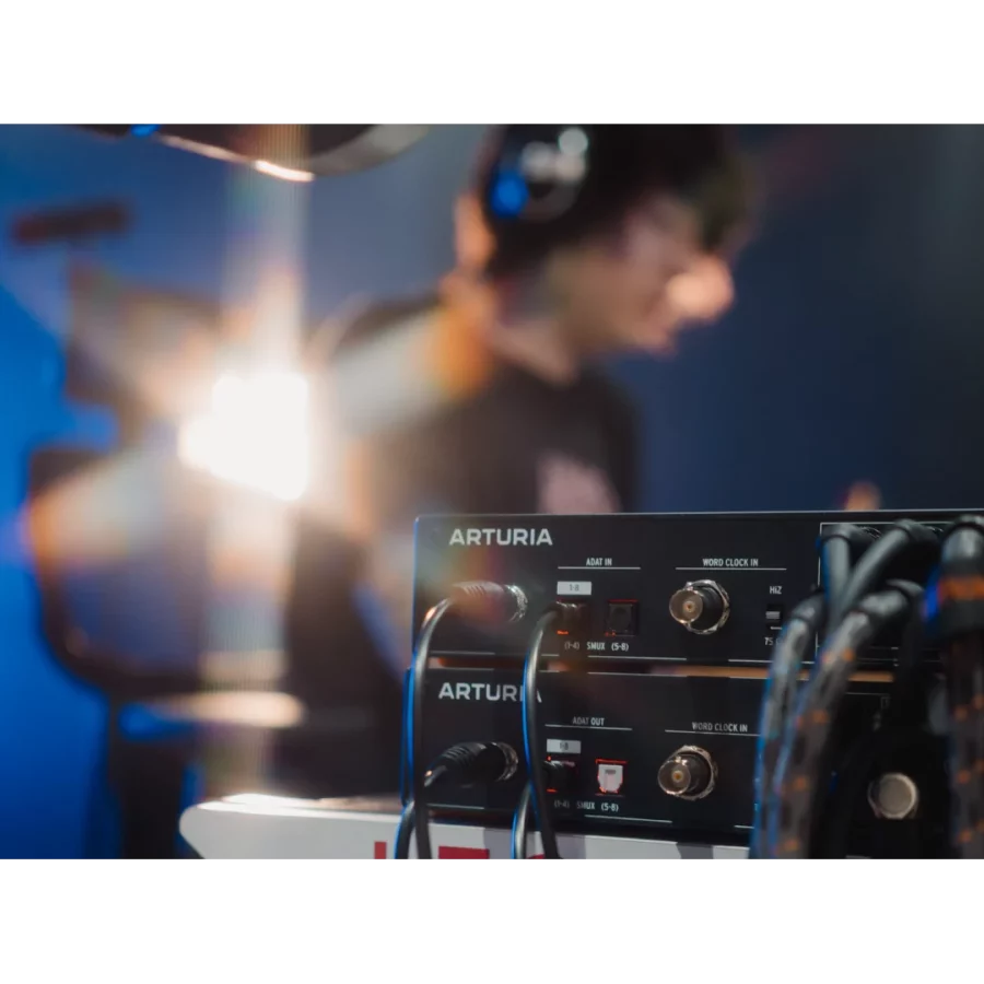 Arturia AudioFuse X8 OUT Ses Genişletme Ünitesi - Görsel 6