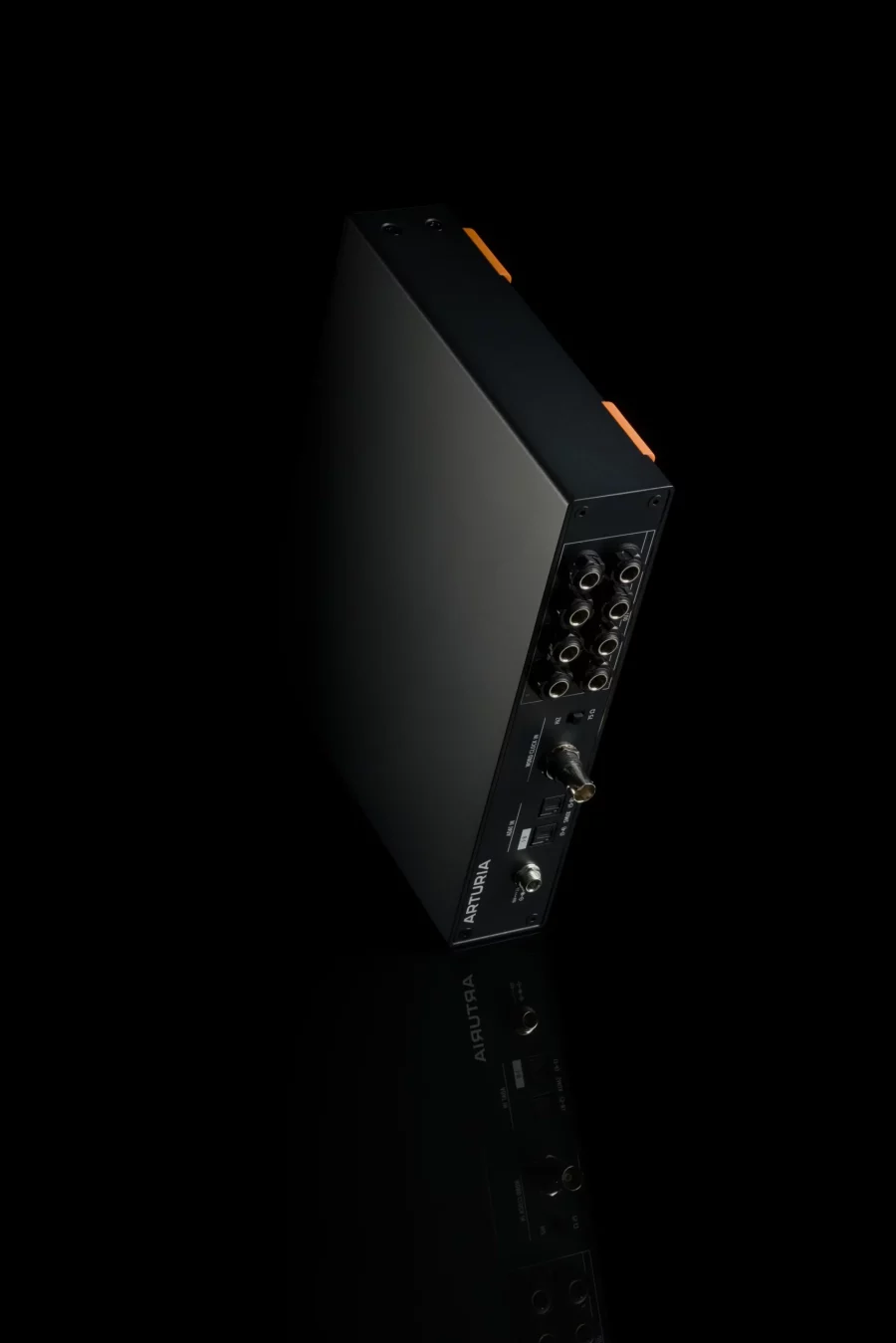 Arturia AudioFuse X8 OUT Ses Genişletme Ünitesi - Görsel 8