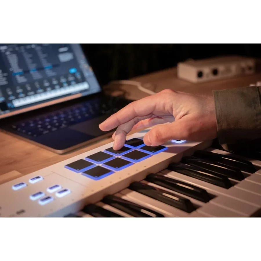 Arturia KeyLab Essential 49 Mk3 MIDI Klavye Aquamarine (Sınırlı Sayıda Özel Üretim) - Görsel 8
