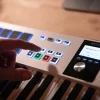 Arturia KeyLab Essential 61 Mk3 Alpine White - Görsel 9