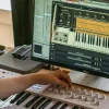 Arturia KeyLab Essential 61 Mk3 Alpine White - Görsel 11