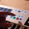 Arturia KeyLab Essential 61 Mk3 Alpine White - Görsel 19