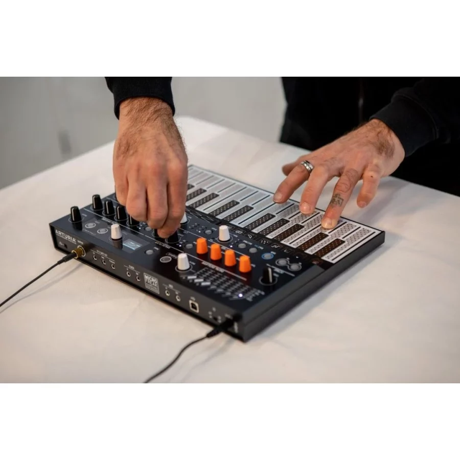 Arturia MicroFreak Dijital Synthesizer - Görsel 9