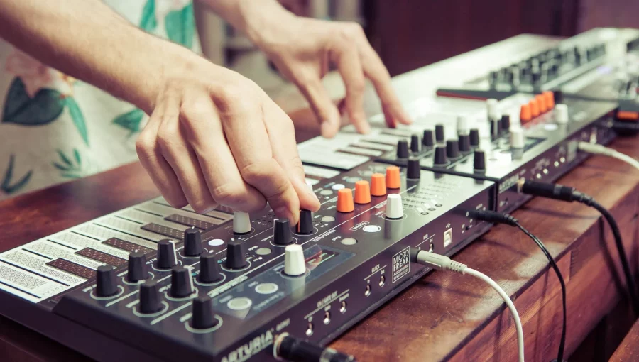 Arturia MicroFreak Dijital Synthesizer - Görsel 7