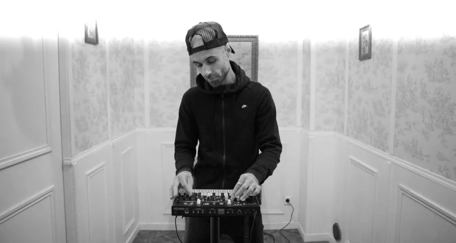 Arturia MicroFreak Dijital Synthesizer - Görsel 15