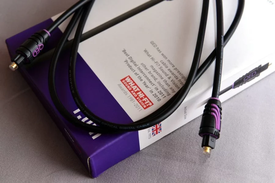 QED QE-2709 Profile Optik Toslink Kablo 1 Metre