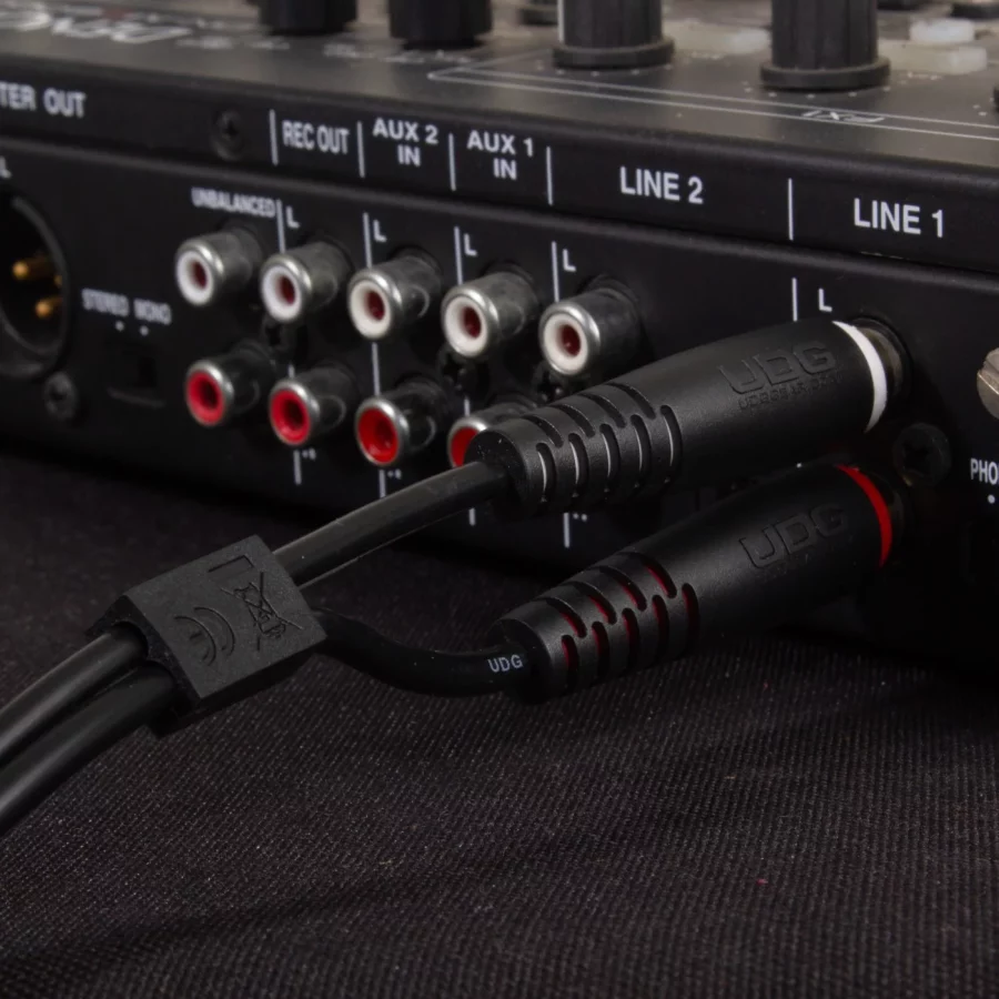 UDG Ultimate RCA-RCA Ses Kablosu Siyah Düz 3 m